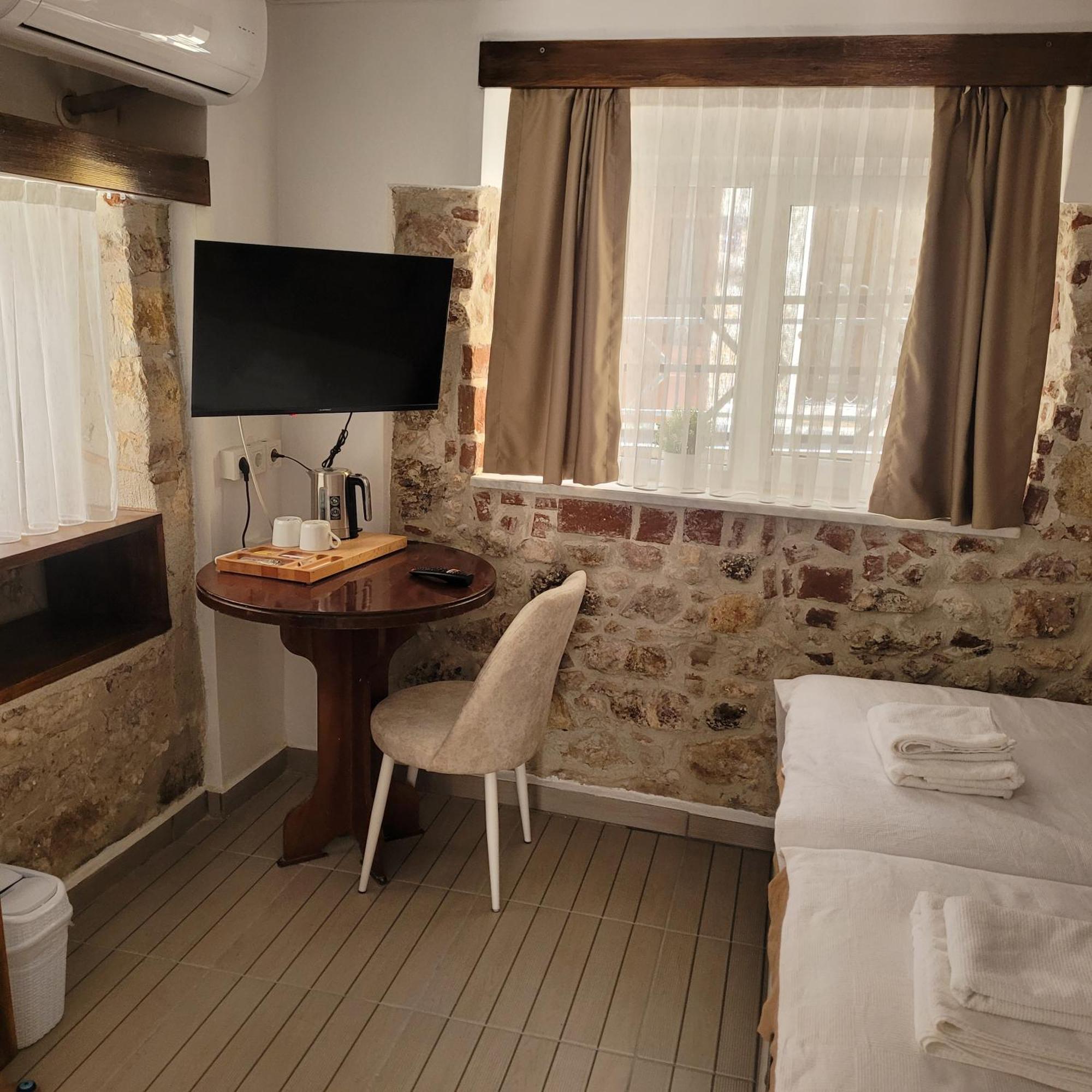 Otelia Pansiyon Ayvalı Pokoj fotografie